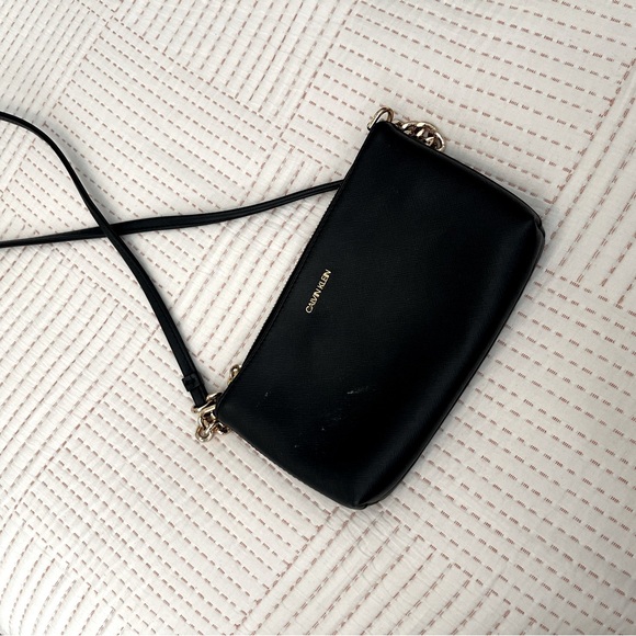 Calvin Klein Purse - Picture 1 of 2